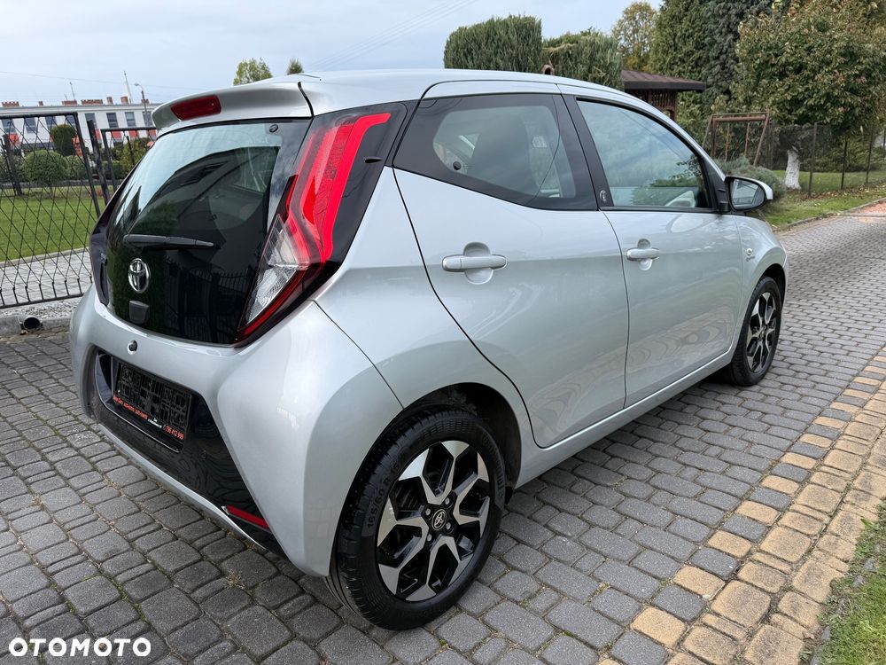 Toyota Aygo x.shift x-play connect - 21