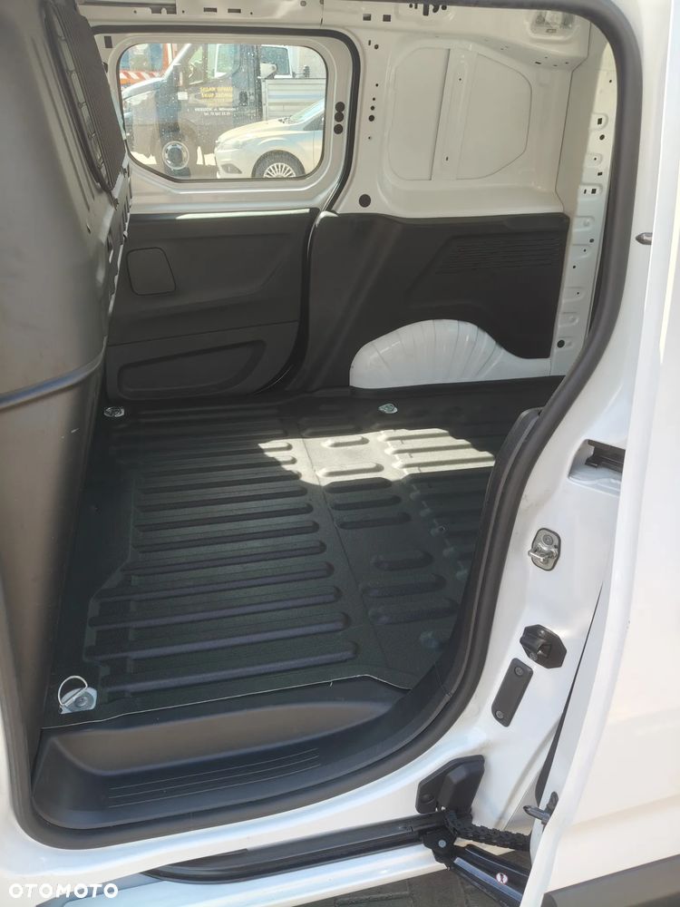 Opel Combo - 21