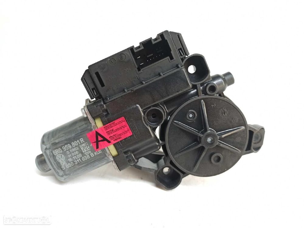 MOTOR ELEVADOR DE VIDRO FRONTAL ESQUERDO VOLKSWAGEN POLO 2009 -6R0959801R - 6
