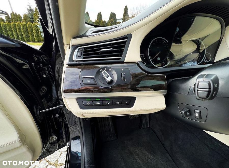 BMW Seria 7 750d xDrive - 8