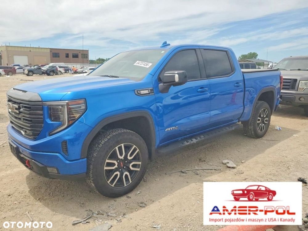 GMC Sierra - 1