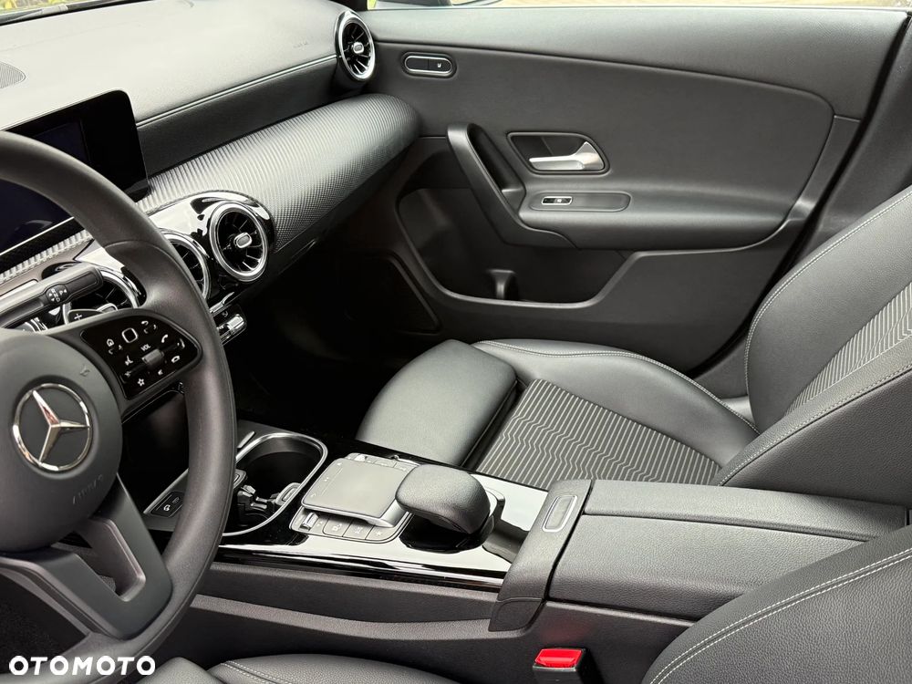 Mercedes-Benz CLA 250 e 8G-DCT Special Edition - 28