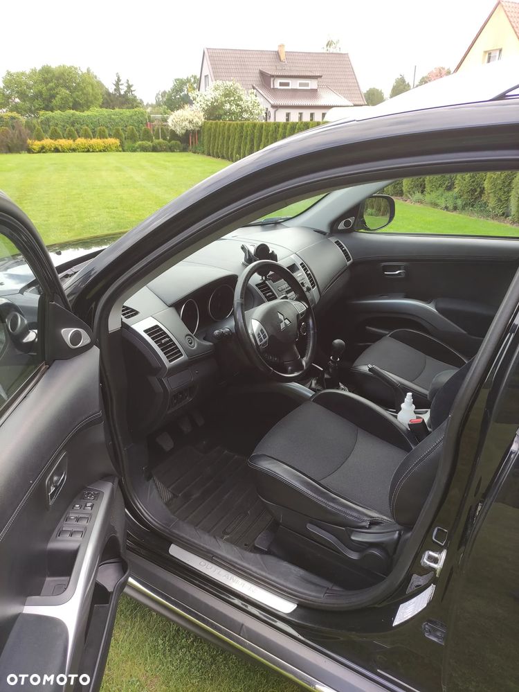 Mitsubishi Outlander - 7