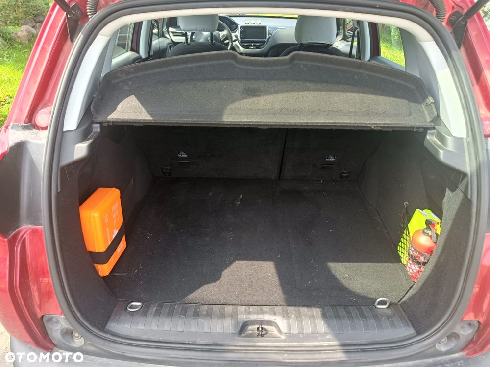 Peugeot 2008 1.2 Pure Tech Style S&S - 8
