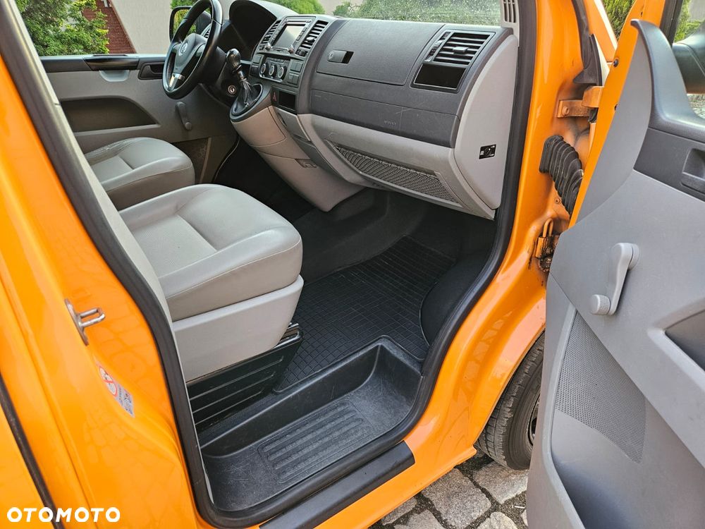 Volkswagen Transporter Caravelle Lang BMT Comfortline - 13