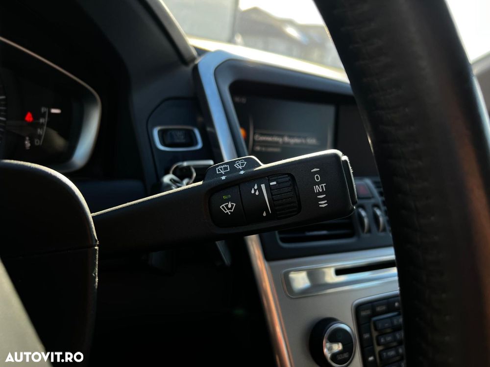 VOLVO XC60 2017 — imagine 17