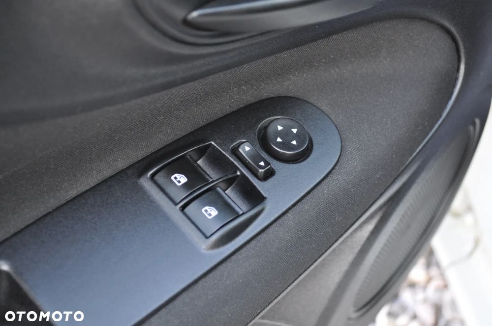 Fiat Punto 1.2 Young - 21