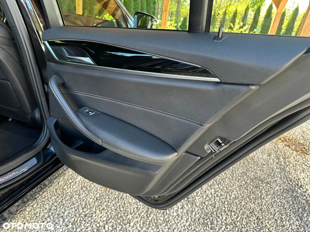 BMW Seria 5 520d Sport Line - 29