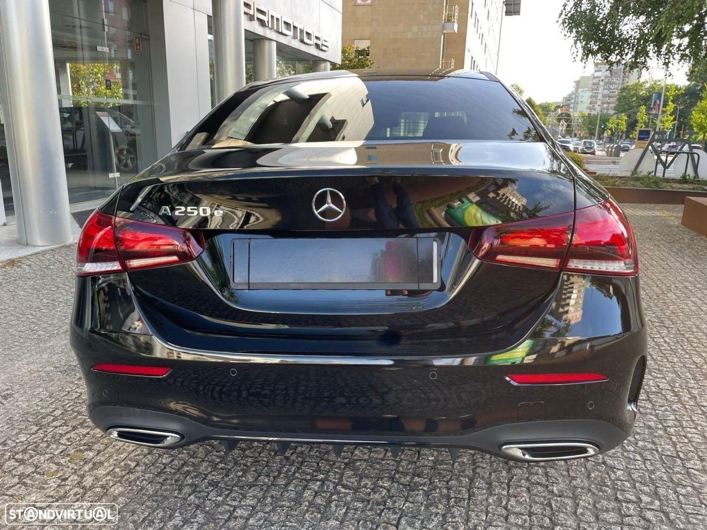 Mercedes-Benz A 250 Limousine e AMG Line - 6