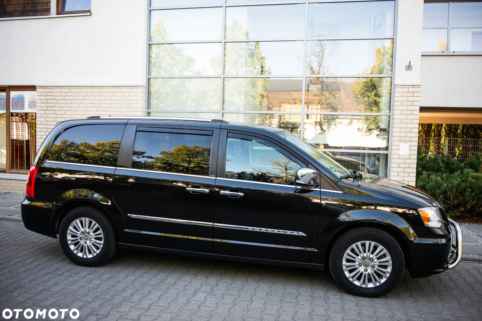 Chrysler Town & Country 3.6 Limited - 13