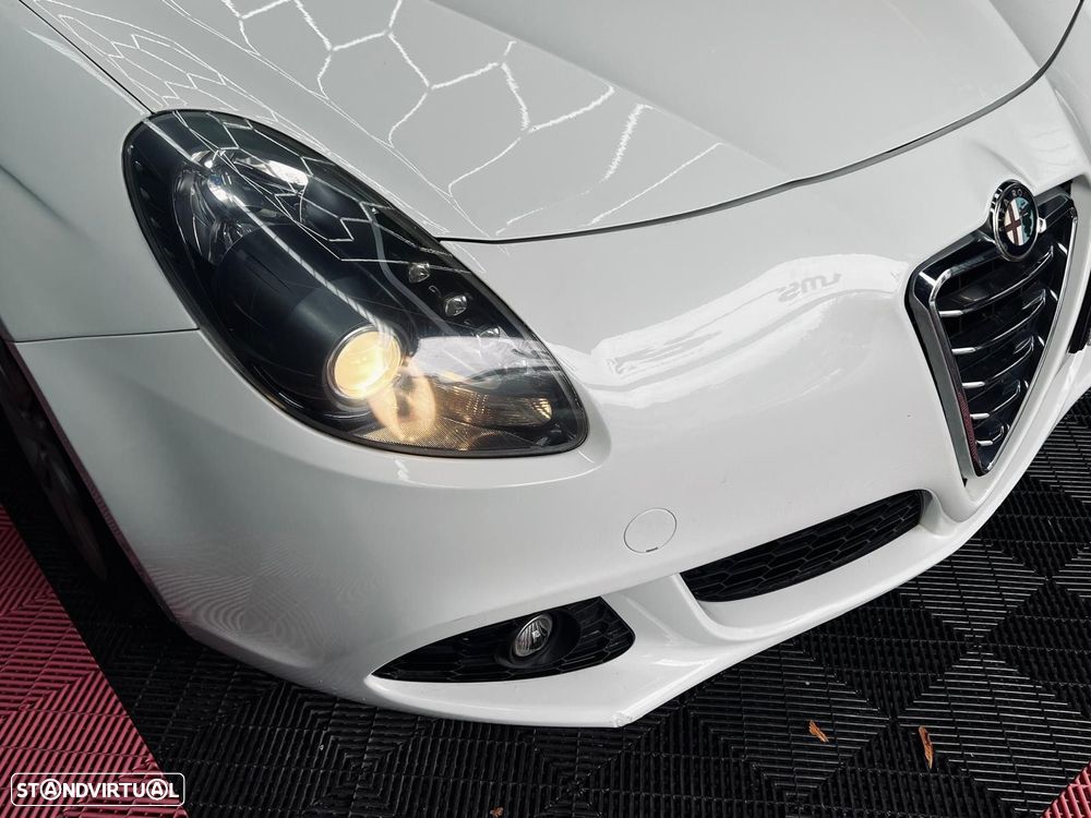 Alfa Romeo Giulietta 1.6 JTDm Distinctive - 8