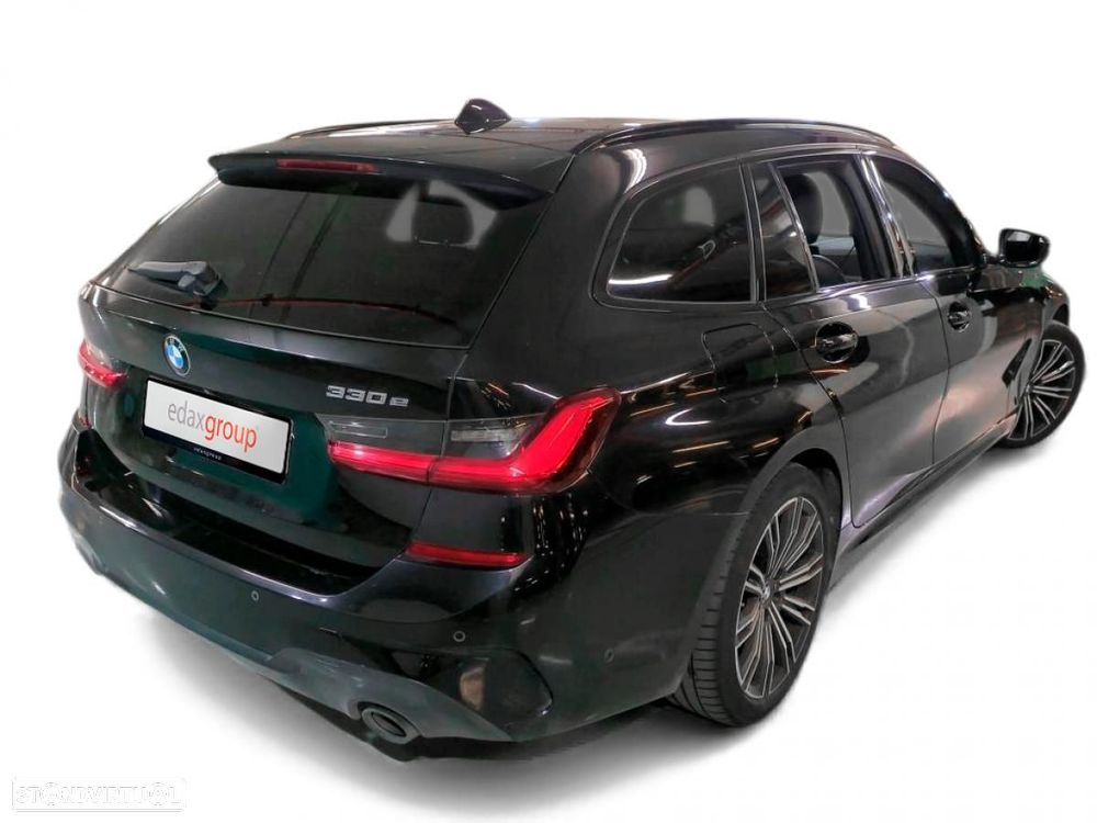 BMW 330 e Pack Desportivo M Auto - 2
