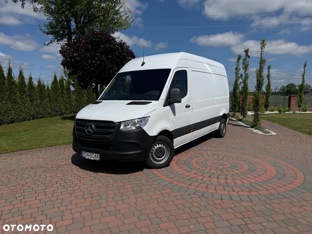 Mercedes-Benz Sprinter - 1