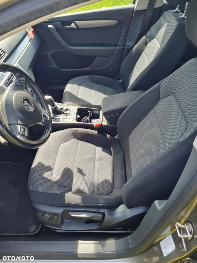 Volkswagen Passat 2.0 TDI Comfortline DSG - 3