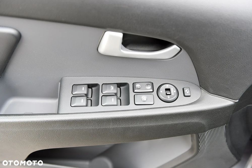 Kia Sportage 1.7 CRDI 2WD Attract - 24