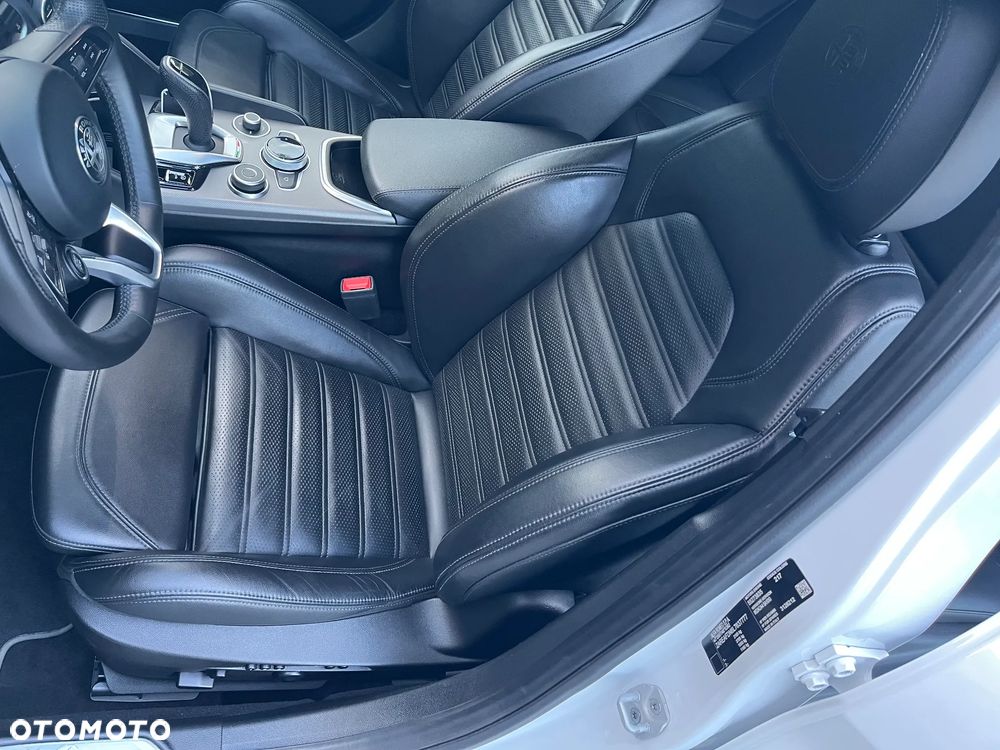 Alfa Romeo Giulia 2.0 Turbo Veloce Q4 - 15
