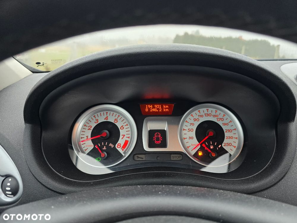 Renault Clio 1.6 16V 130 GT - 9