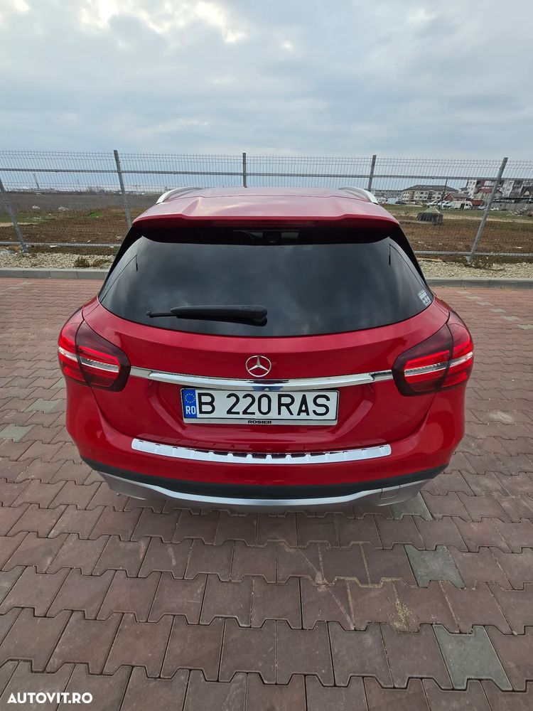 Mercedes-Benz GLA 220 4MATIC 7G-DCT - 13