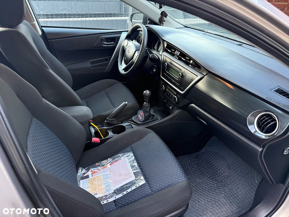 Toyota Auris - 10