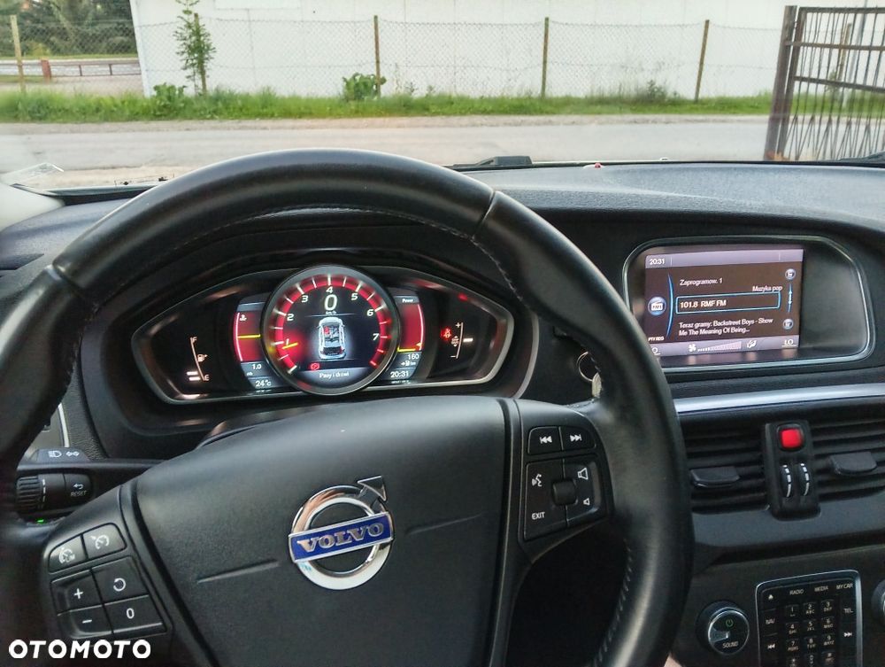 Volvo V40 Cross Country - 3