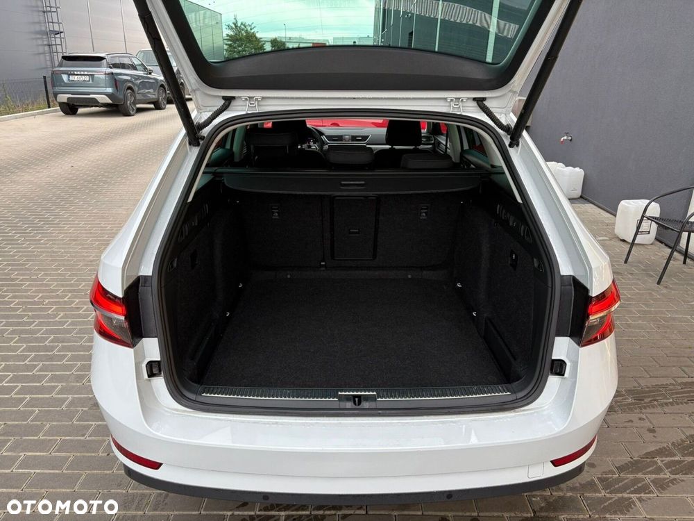 Skoda Superb 2.0 TDI SCR Style DSG - 18