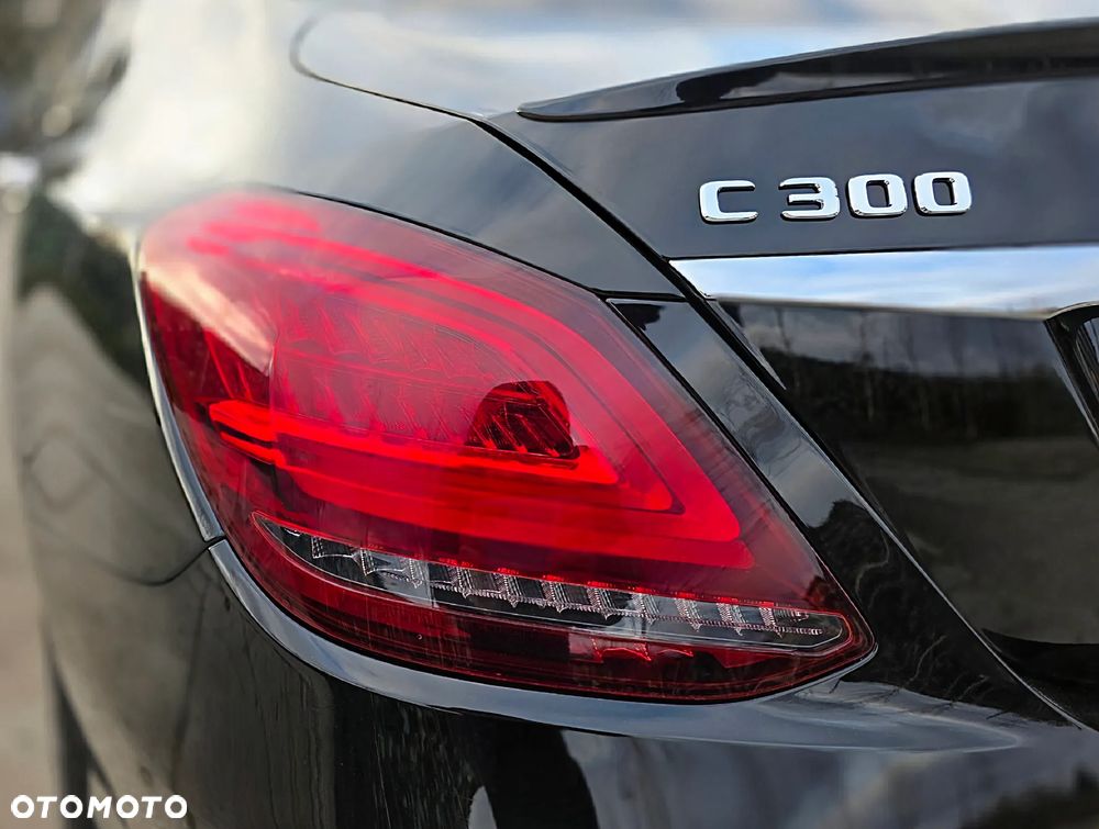 Mercedes-Benz Klasa C 300 9G-TRONIC Avantgarde - 28