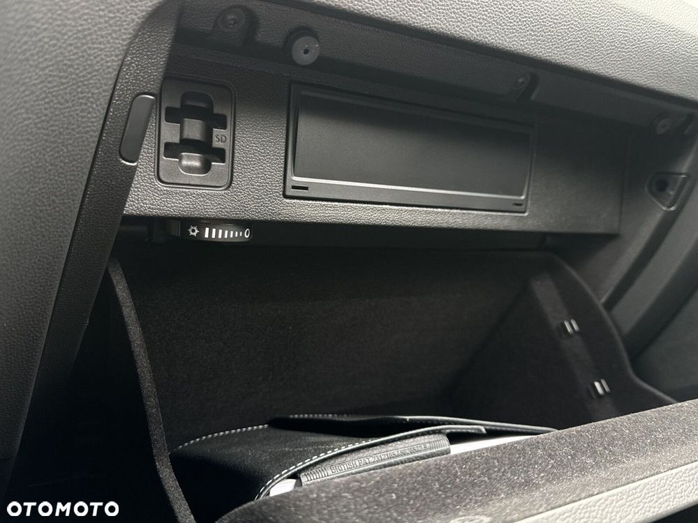 Volkswagen Passat Variant 2.0 TDI EVO Business DSG - 32