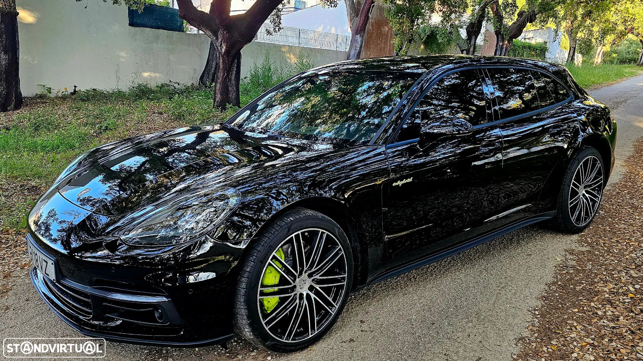 Porsche Panamera Sport Turismo 4 E-Hybrid - 1