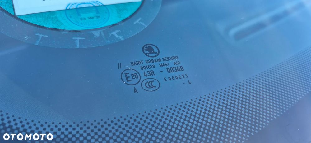 Skoda Octavia Combi 2.0 TDI DSG RS - 28