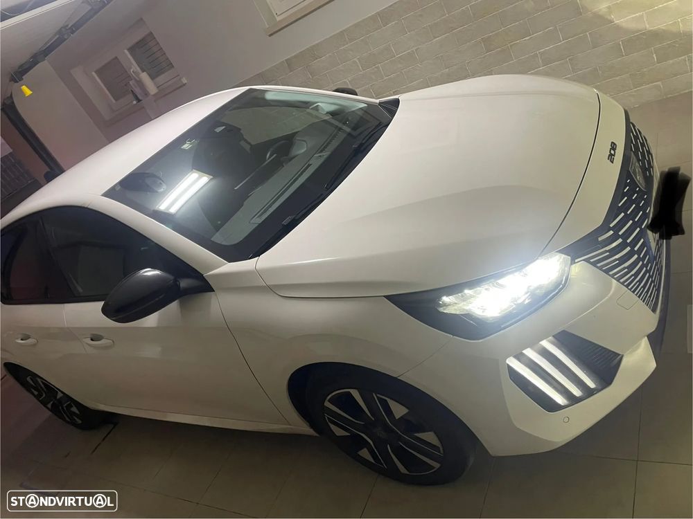 Peugeot 208 1.2 Hybrid Allure e-DCS6 - 7