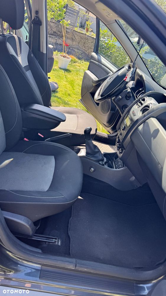 Dacia Duster 1.6 SCe Laureate S&S - 10