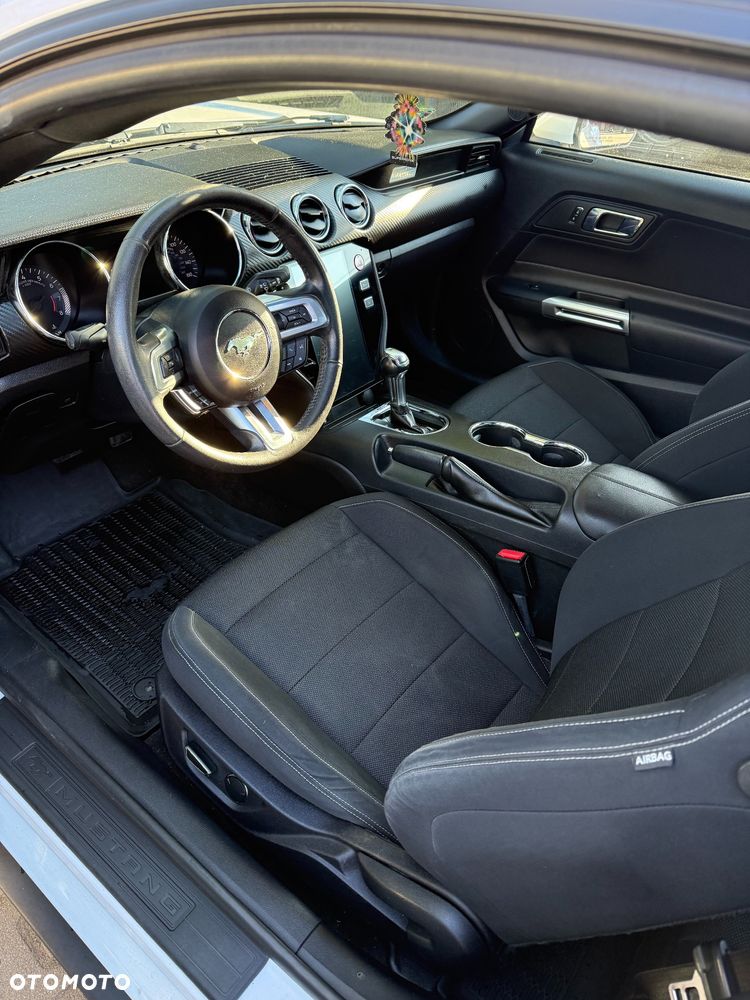 Ford Mustang 3.7 V6 - 13
