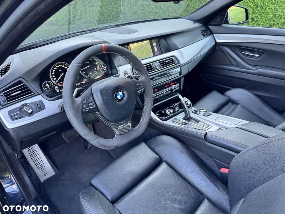 BMW Seria 5 M550d xDrive - 32