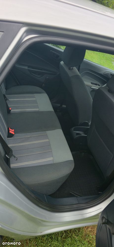 Ford Fiesta 1.25 Ambiente - 26