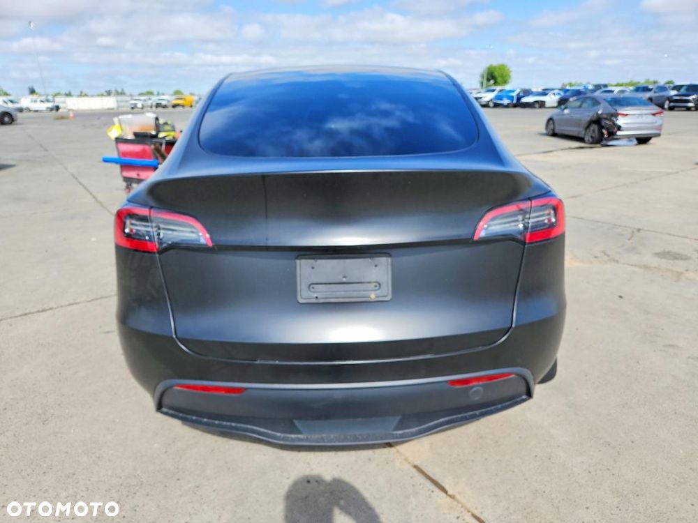 Tesla Model Y Premium Long Range Dual Motor AWD - 6