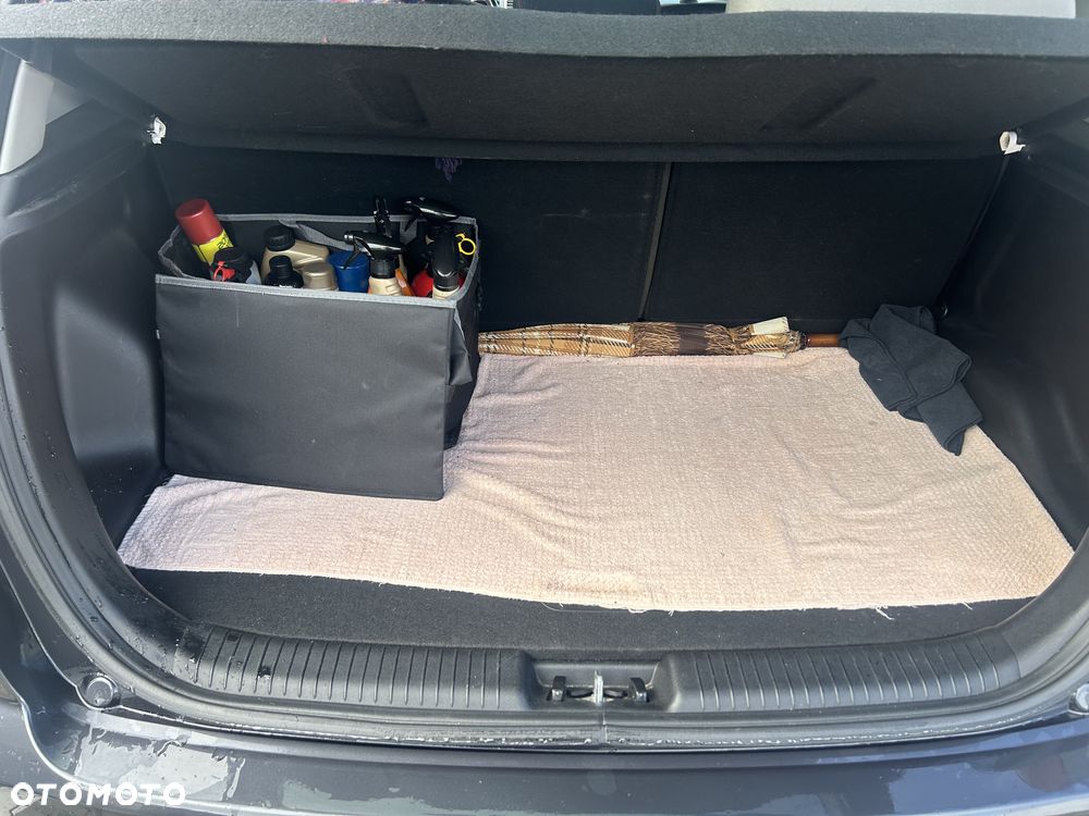 Kia Venga 1.4 Business Line - 12