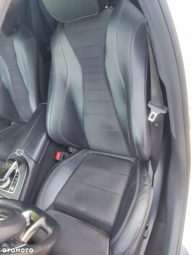 Mercedes-Benz Klasa E 220 d 4-Matic 9G-TRONIC - 22