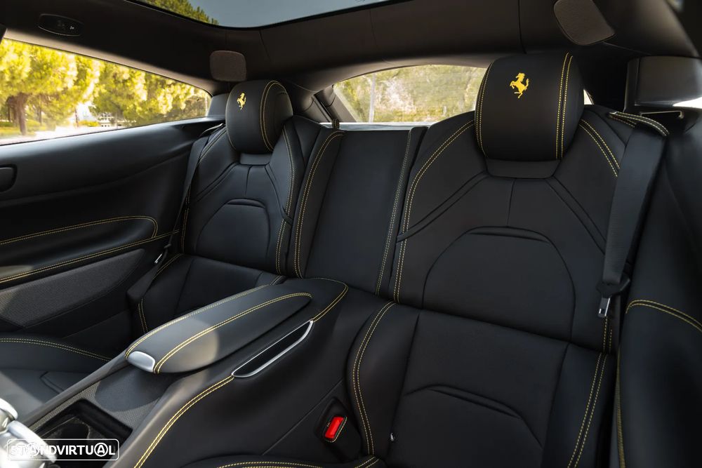 Ferrari GTC4 Lusso - 30