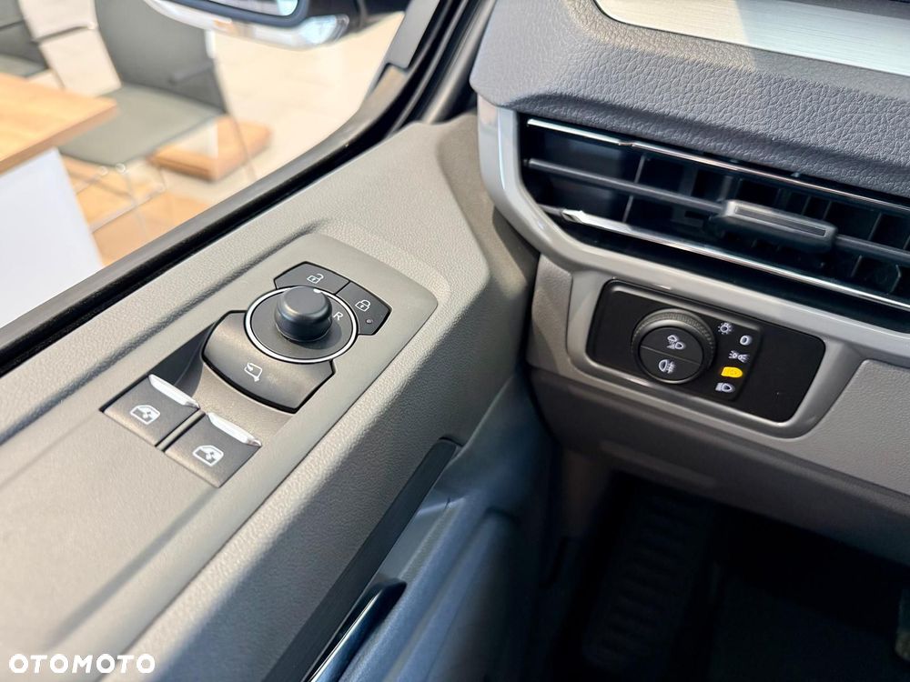Volkswagen Caravelle - 20