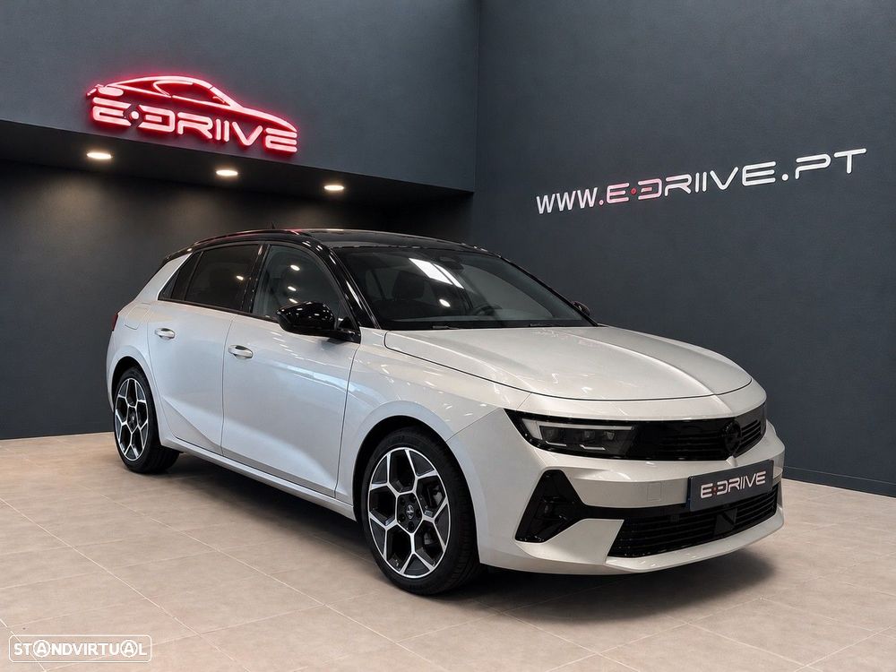 Opel Astra 1.2 T GS Line - 4