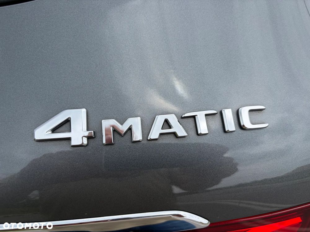 Mercedes-Benz GLC 300 4Matic 9G-TRONIC AMG Line - 13