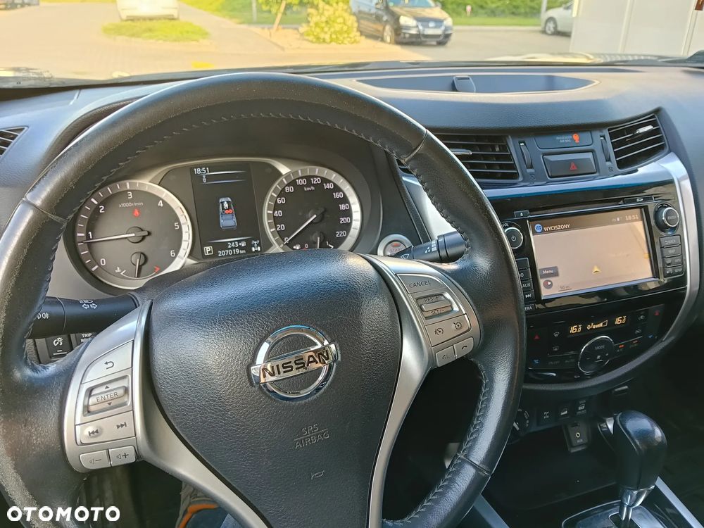 Nissan NP300 Pickup - 9