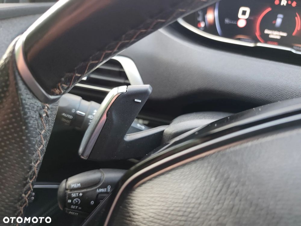 Peugeot 5008 PureTech 180 EAT8 Stop & Start GT Pack - 34