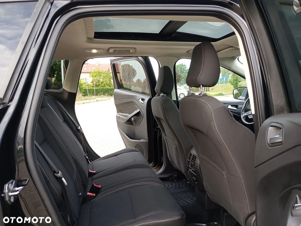 Ford Kuga 1.5 EcoBoost 2x4 Titanium - 16