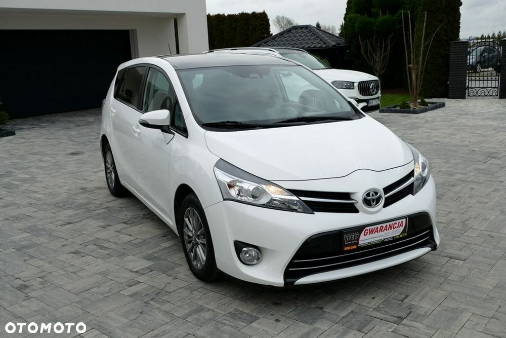 Toyota Verso 1.6 D-4D Premium - 3