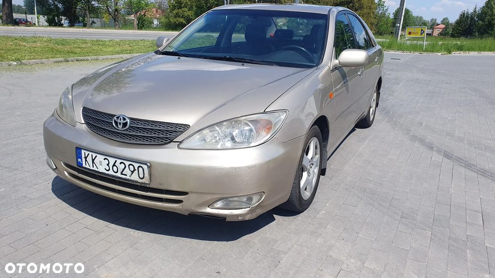 Toyota Camry 3.0 V6 - 14