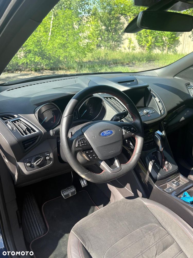 Ford Kuga 2.0 TDCi 4x4 ST-Line - 14