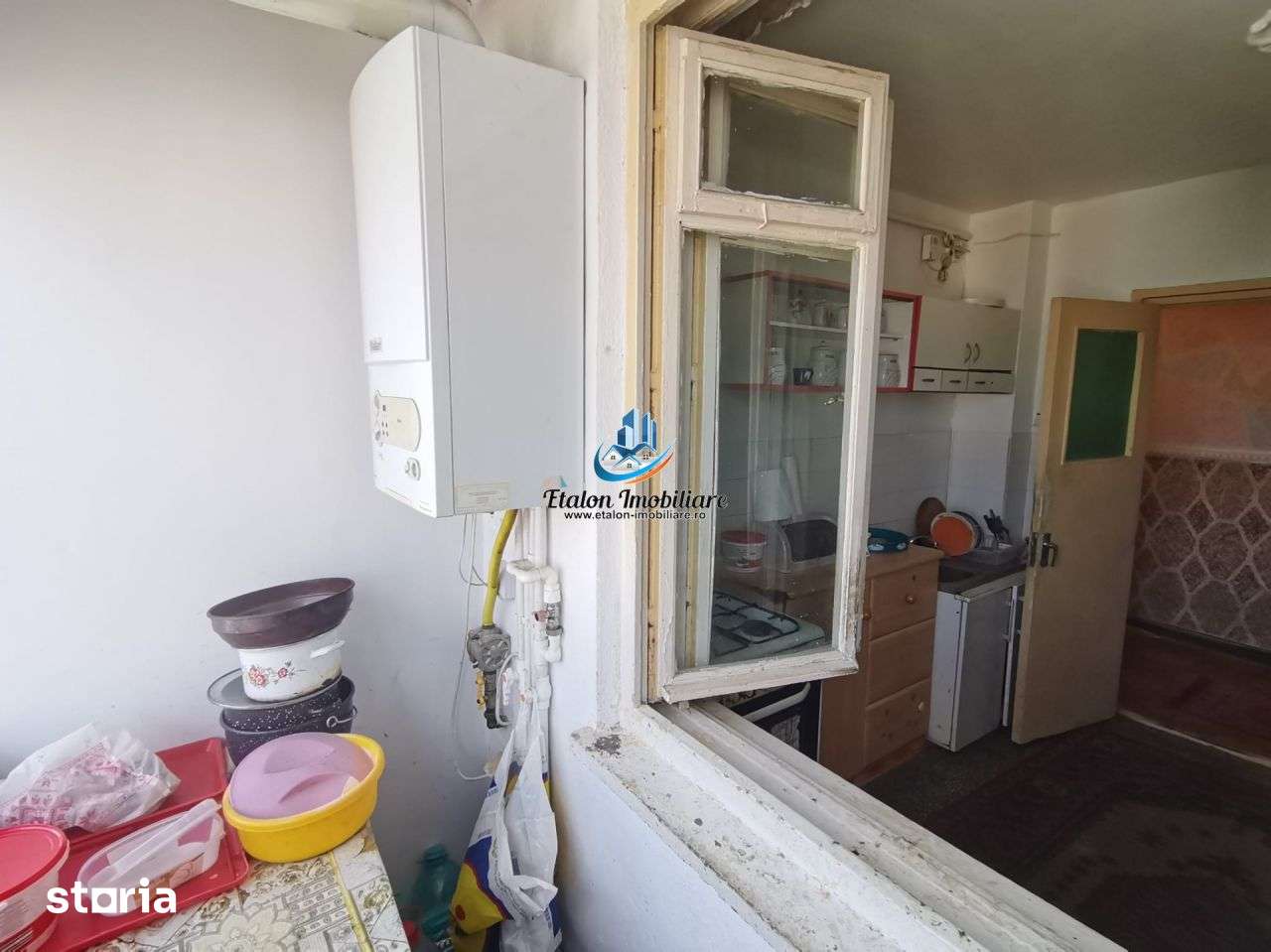 Apartament 3 camere semidecomandat cu 1 baie si 2 balcoane situat la e — fotografia 1
