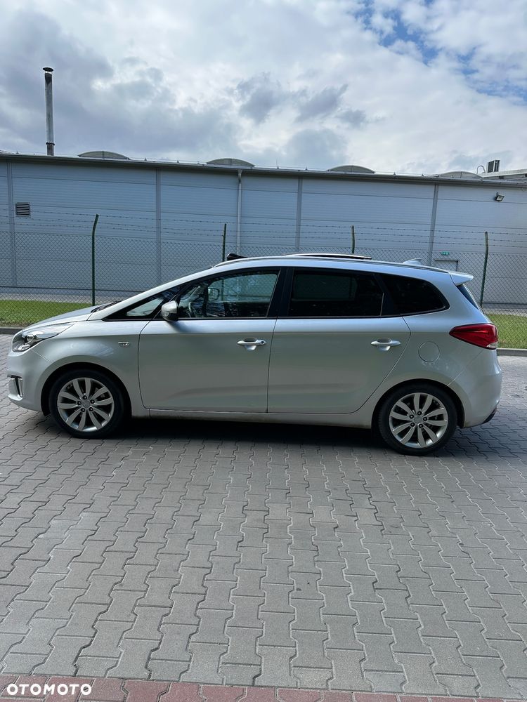 Kia Carens - 6