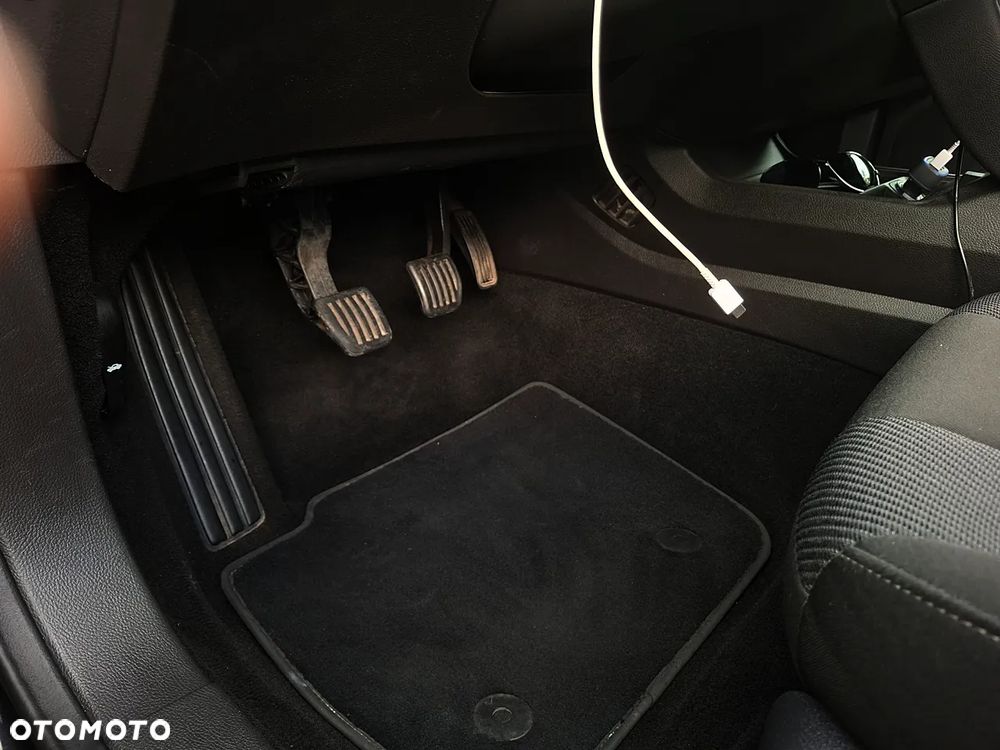 Ford Mondeo - 28